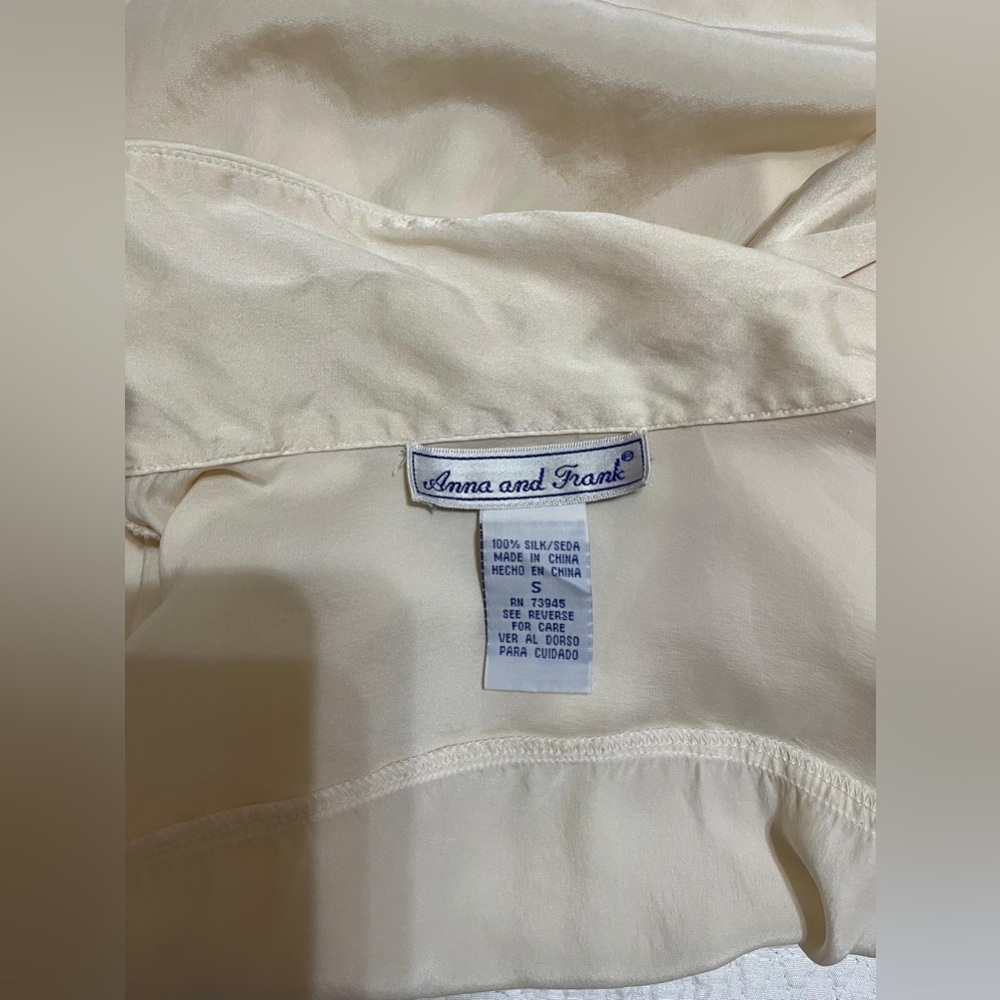 (20) Anna & Frank Cream Button-Up Blouse - Picture 6 of 14